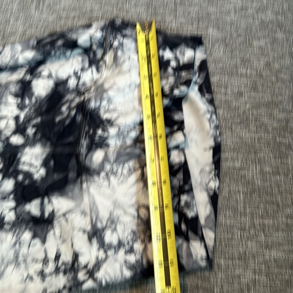 Lululemon Wunder Under HR Tight 28” size 4 - Picture 8 of 11